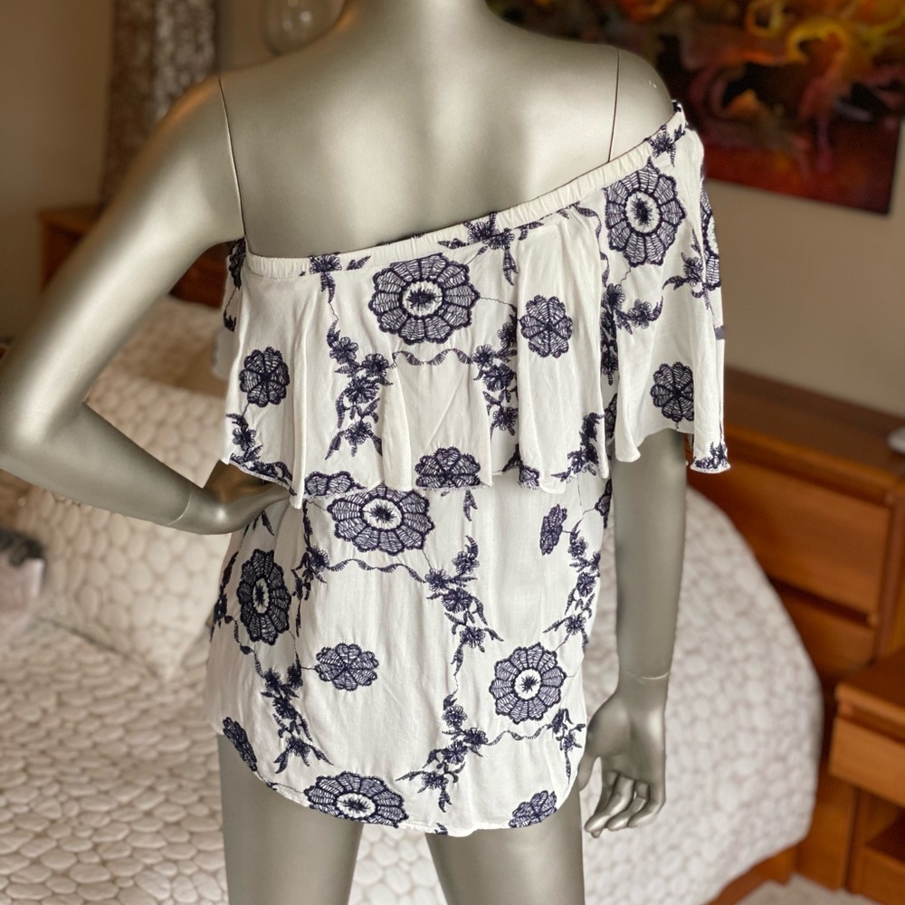 One Shoulder Ruffle Top - Picture 6 of 10